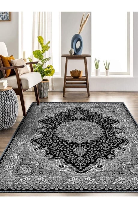 Midnight Medallion – Black & Ivory